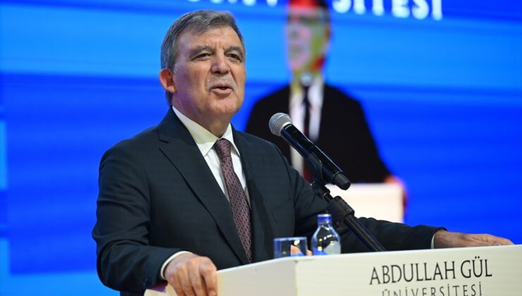 11. Cumhurbaşkanı Gül, Abdullah Gül Üniversitesinin mezuniyet törenine katıldı: