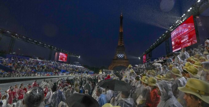 Paris 2024 Olimpiyat Oyunları’nın açılış töreni yapıldı