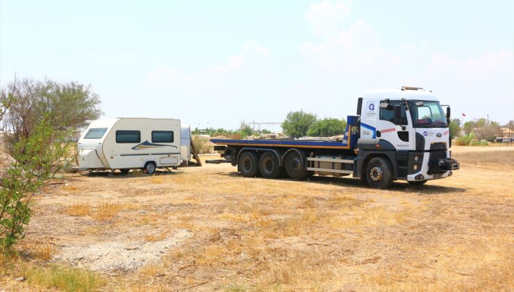 Antalya’da sahilde kamusal alanları işgal eden karavanlar kaldırıldı