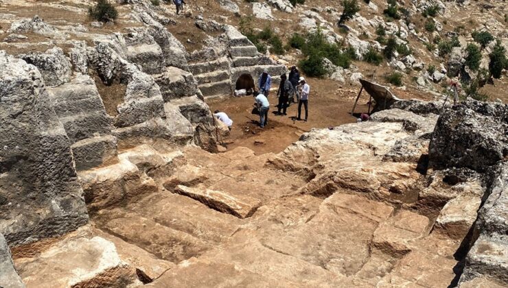 Diyarbakır’da eski taş ocağındaki kazıda bulunan gömülü çocuk sayısı 60’a yükseldi
