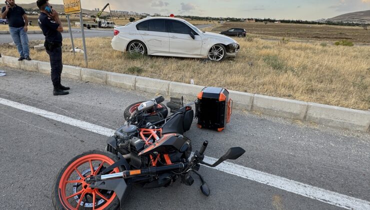 Elazığ’da aynı kavşakta meydana gelen iki farklı kazada 8 kişi yaralandı