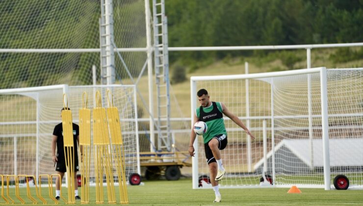 Konyaspor'un Kayseri kampı başladı