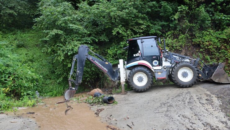 Trabzon'da sağanak üç ilçede hayatı olumsuz etkiledi