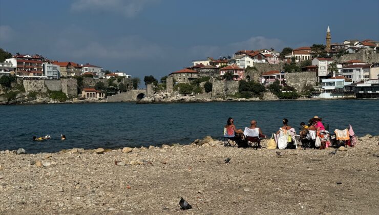 Amasra’da hafta sonu ziyaretçi yoğunluğu yaşanıyor