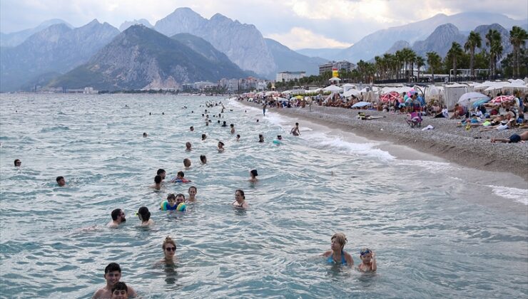 Antalya sahillerinde yoğunluk sürüyor – Haber 1