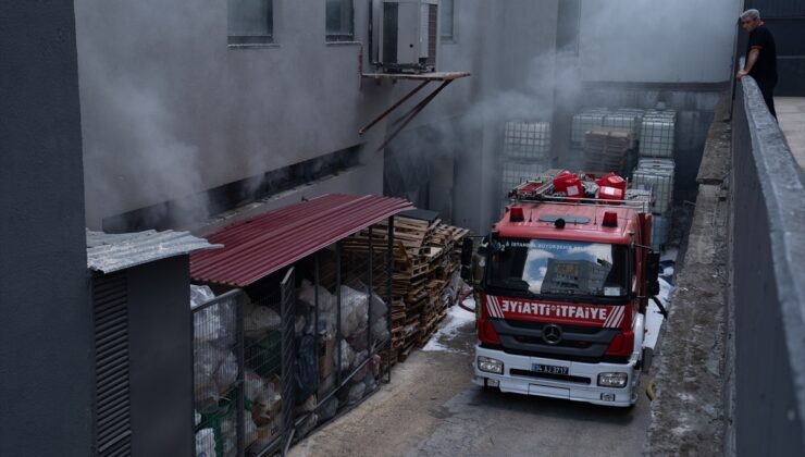 GÜNCELLEME – Beylikdüzü’nde fabrikada çıkan yangın söndürüldü