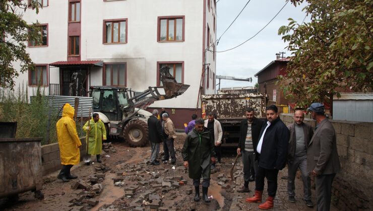 Bitlis’te şiddetli sağanak, sel ve taşkınlara yol açtı