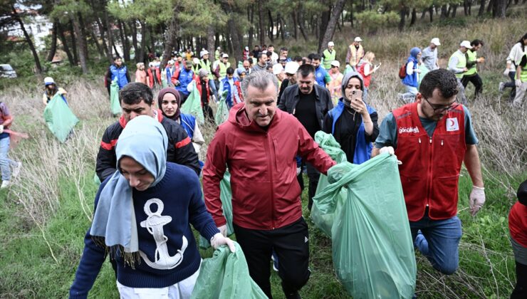 Bakan Bak, Aydos Ormanı’nda “Dünya Temizlik Günü” etkinliğine katıldı