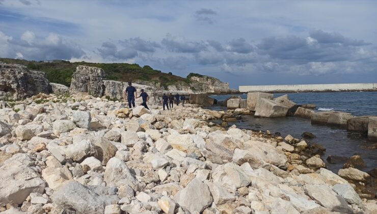 Kocaeli’de alabora olan tekneden denize düşen balıkçı kayboldu