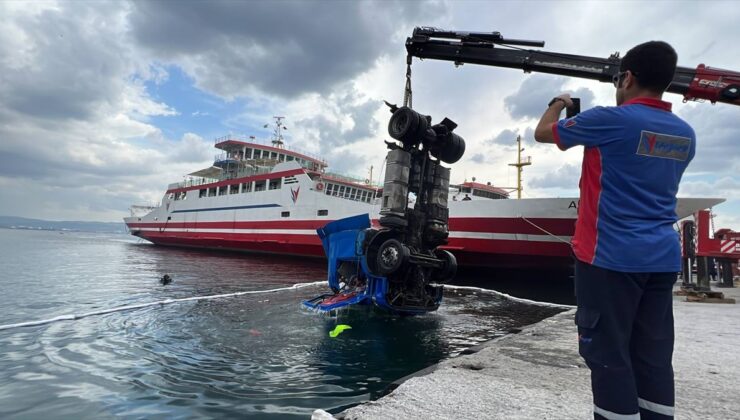 Kocaeli’de freni boşalan tırın denize düşmesi güvenlik kamerasında