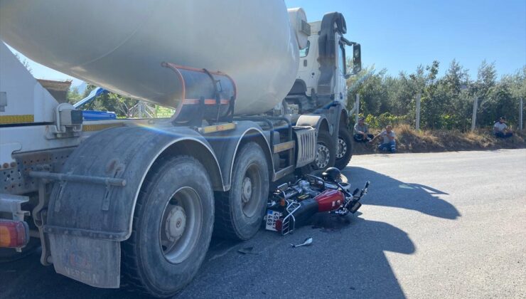 Manisa'da beton mikseri ile çarpışan motosikletin sürücüsü öldü