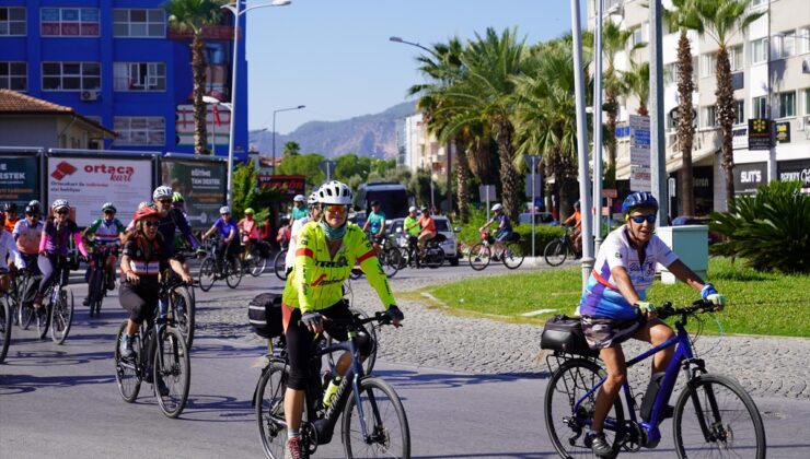 Muğla’da “Askıda Bisiklet” projesiyle 30 çocuğa bisiklet hediye edildi