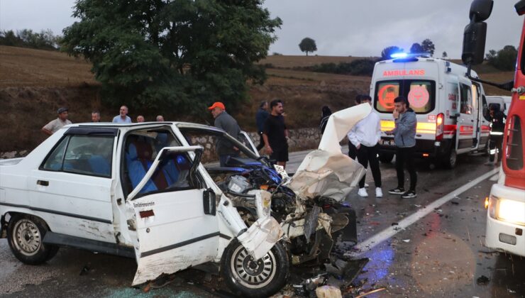 Samsun’da iki araç çarpıştı, 1 kişi öldü 5 kişi yaralandı