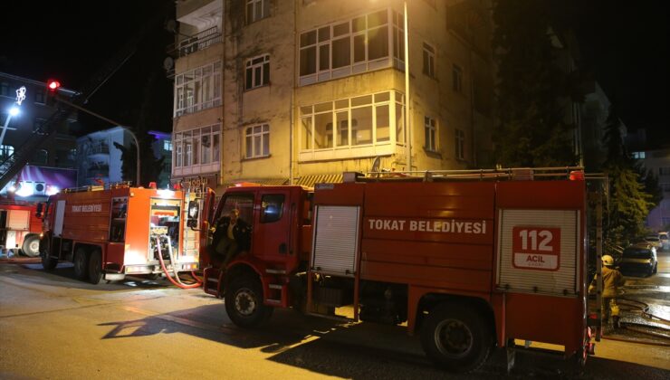 Tokat'ta yangın çıkan apartmanda hasar oluştu