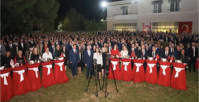 Cumhuriyet Bayramı’nın 101. yıldönümü dolayısıyla Türkiye’nin Lefkoşa Büyükelçiliği’nde resepsiyon verildi..Serim: KKTC’nin uluslararası toplumda hak ettiği yerini alması için desteğimiz bakidir