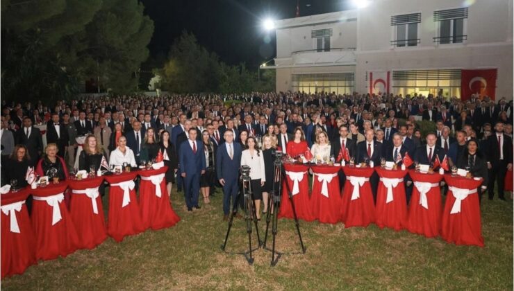 Cumhuriyet Bayramı’nın 101. yıldönümü dolayısıyla Türkiye’nin Lefkoşa Büyükelçiliği’nde resepsiyon verildi..Serim: KKTC’nin uluslararası toplumda hak ettiği yerini alması için desteğimiz bakidir