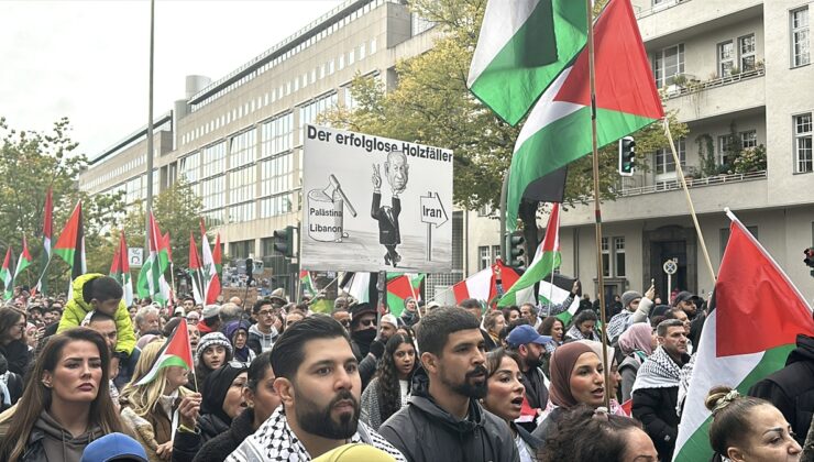 Almanya’da İsrail’in Gazze’de işlediği soykırım ve Alman polisinin şiddeti protesto edildi