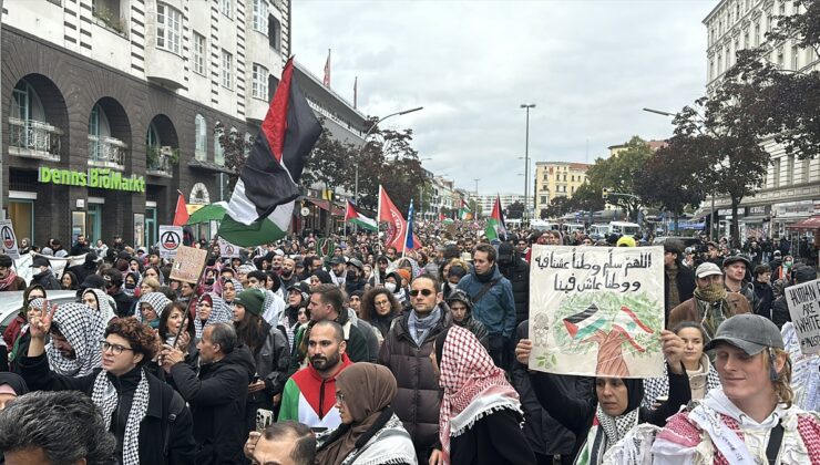 Almanya’da Filistin’e destek gösterisine katılanlara polis biber gazıyla müdahale etti