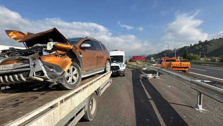 Anadolu Otoyolu’nun Düzce kesiminde zincirleme trafik kazasında 4 kişi yaralandı