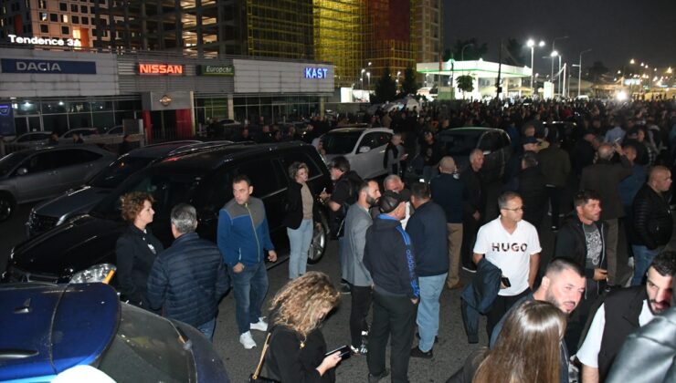 Arnavutluk’ta hükümet karşıtı protesto gösterisi düzenlendi