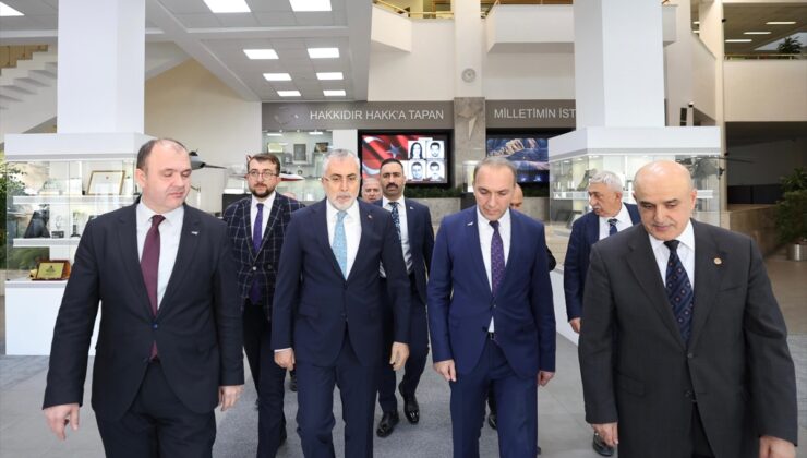 Bakan Işıkhan'dan TUSAŞ çalışanlarına başsağlığı ziyareti