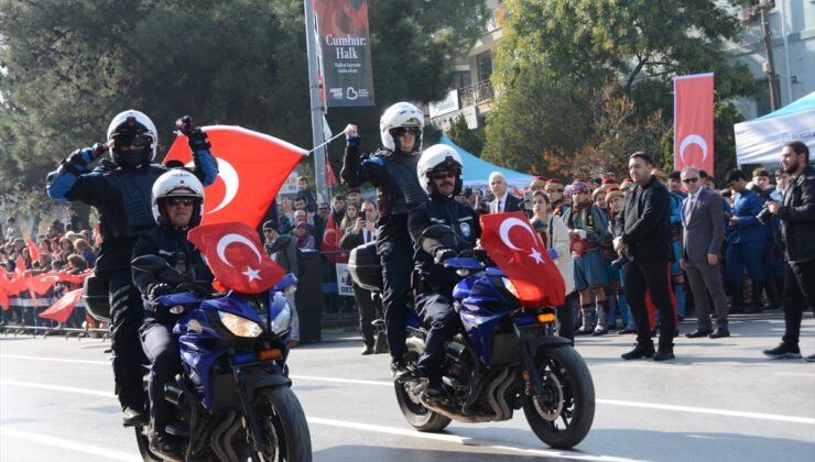 Bursa ve çevre illerde 29 Ekim Cumhuriyet Bayramı törenlerle kutlandı