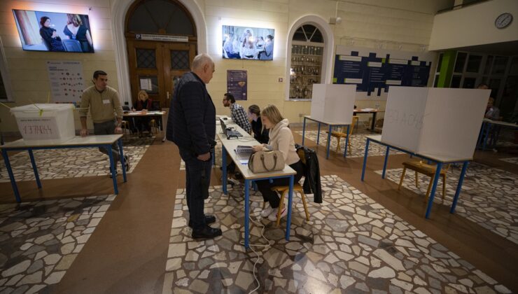 Bosna Hersek’te halk, yerel seçim için oy kullanıyor