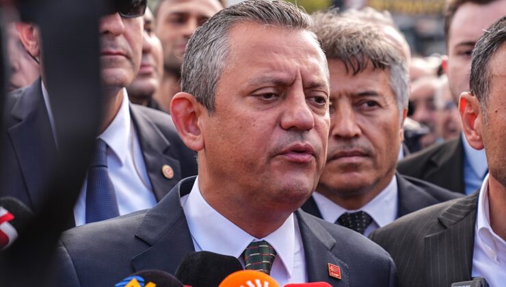 CHP Genel Başkanı Özgür Özel MYK toplantısı için Esenyurt’ta