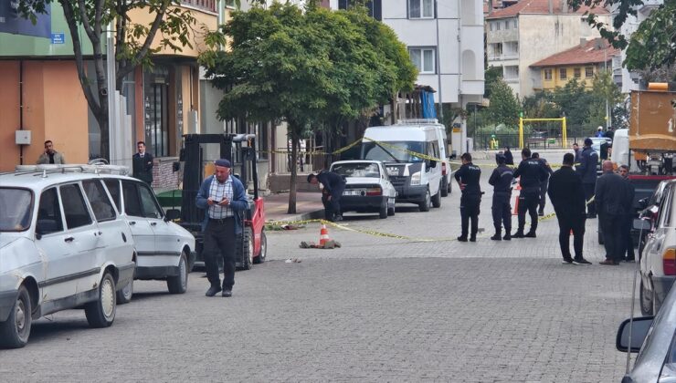 Çorum’da bir kişi mahkeme çıkışı kız kardeşi ve yeğenini silahla yaraladı