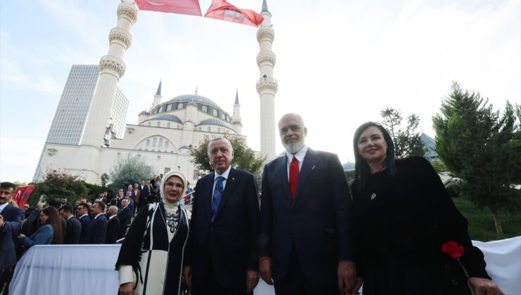 Cumhurbaşkanı Erdoğan: “Barış dini İslam'ın yüce değerlerinden kopmamalı, kutsal dinimizi şahsi emelleri için istismar eden çıkar gruplarına meydanı boş bırakmamalıyız”