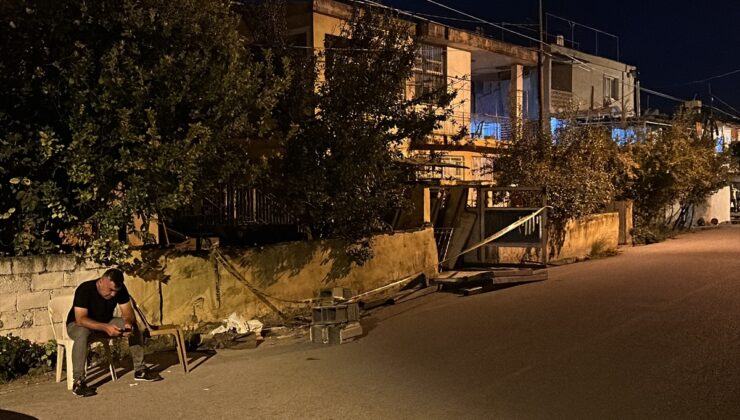 Hatay’da deprem hasarlı evin balkonunun çökmesi sonucu 2 kişi öldü