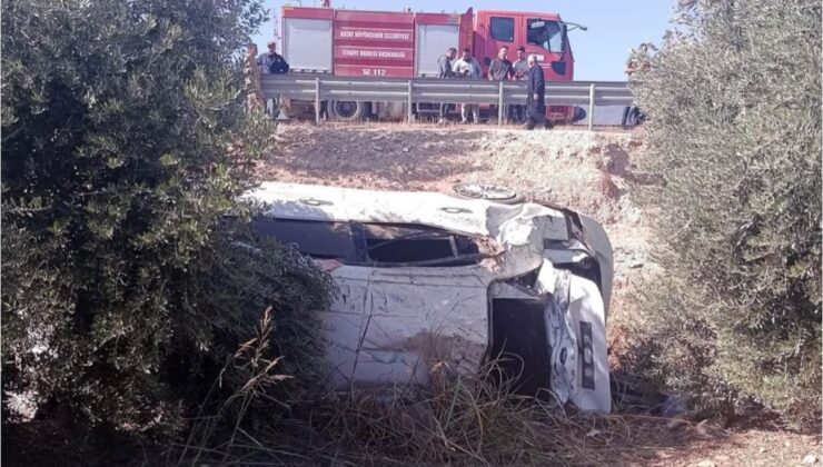 Hatay’da şarampole devrilen otomobildeki 5 kişi yaralandı