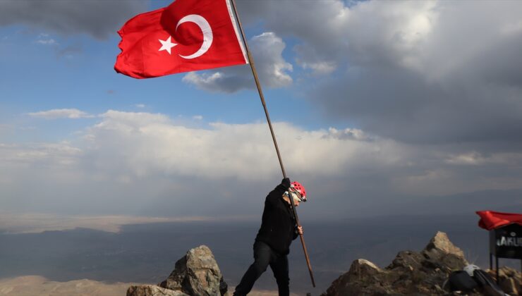 Iğdır Valisi Ercan Turan Tekelti Dağı’na tırmandı