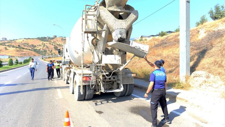 Kahramanmaraş'ta yola harç döken sürücünün çalıştığı firmaya para cezası