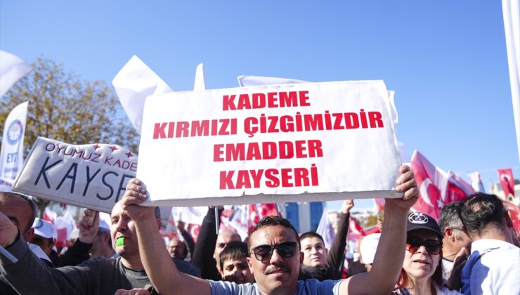 Kartal’da “kademeli emeklilik” talebiyle miting düzenlendi