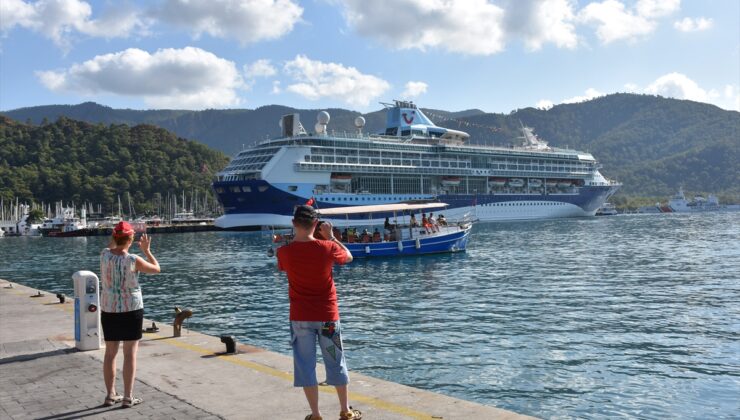 Marella Discovery “ana limanı” Marmaris’e 1701 yolcusuyla geldi