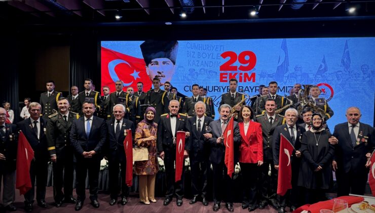 Samsun’da Cumhuriyet’in 101. yılı dolayısıyla resepsiyon verildi