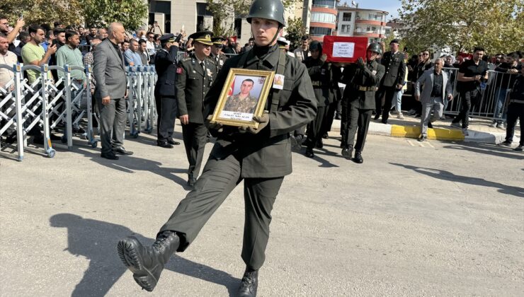 Şehit Piyade Sözleşmeli Er Sefer Alan için Elazığ’da tören düzenlendi