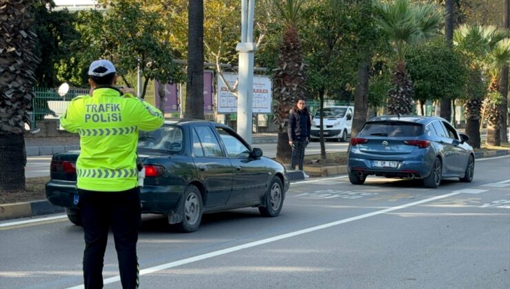 Adana’da yayalara “ilk geçiş hakkı” vermeyen 29 sürücüye para cezası