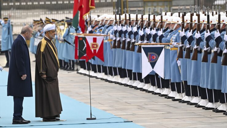 Cumhurbaşkanı Erdoğan, Umman Sultanı Heysem bin Tarık’ı resmi törenle karşıladı