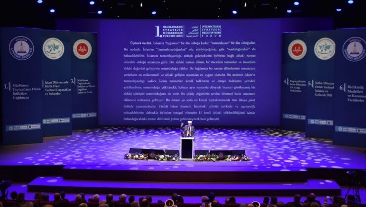 Dünya İslam Alimleri Birliği Başkanı Karadaği, “1. Uluslararası Stratejik Müzakereler Forumu”nda konuştu: