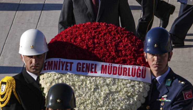 Emniyet Genel Müdürü Demirtaş ve beraberindekiler Anıtkabir’i ziyaret etti