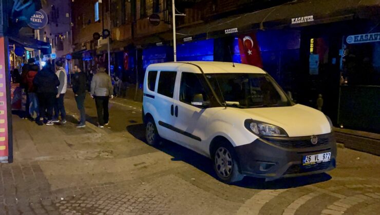 Eskişehir’de kar maskeli şüpheli silahla 2 kişiyi yaraladı