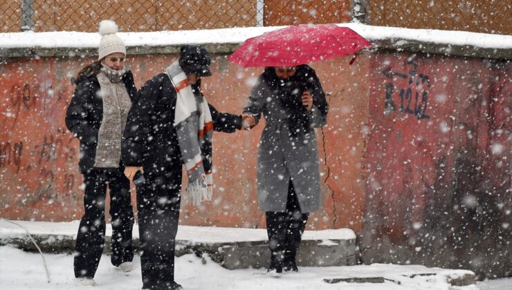 Doğu Anadolu’da kar yerini dondurucu soğuklara bıraktı