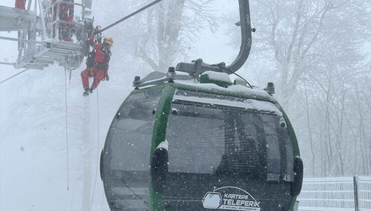 Kartepe Teleferiği’nde kar yağışı altında kurtarma tatbikatı yapıldı