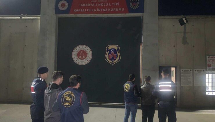 Sakarya’da yakalanan cinayet zanlısına yardım ettiği belirlenen 2 oğlu tutuklandı