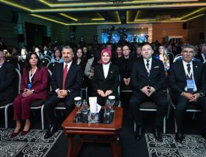 RTÜK Başkanı Şahin, “Uluslararası Yapay Zeka Çağında Medya Zirvesi”nde konuştu: