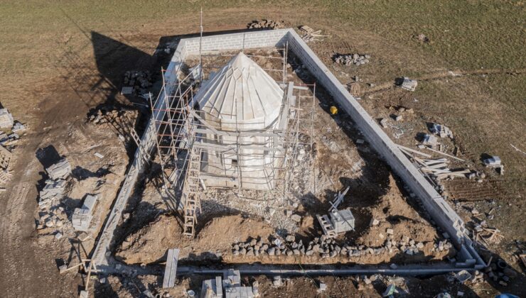 Van depremlerinde hasar gören Kara Yusuf Bey Kümbeti’nde restorasyon çalışması devam ediyor