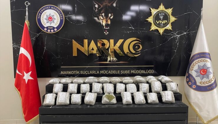 Van’da 12 kilo 900 gram esrar ele geçirildi