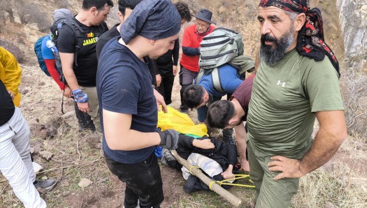 Van’da tırmanış sırasında ayağı kırılan dağcıyı arkadaşları kilometrelerce taşıyarak kurtardı